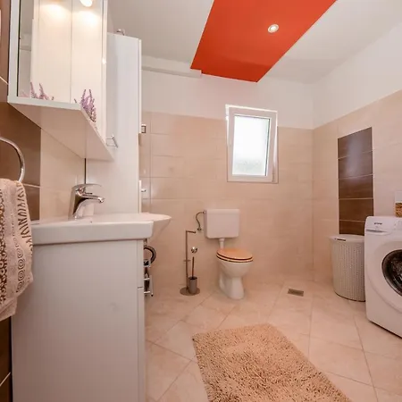 Luka 아파트 라브