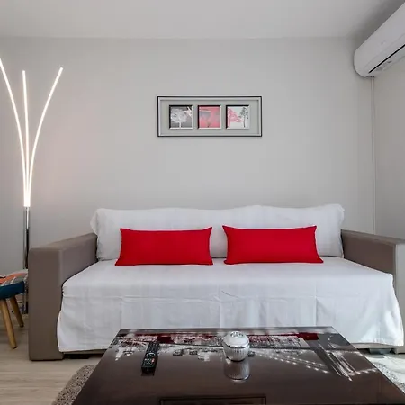 Apartment Luka *