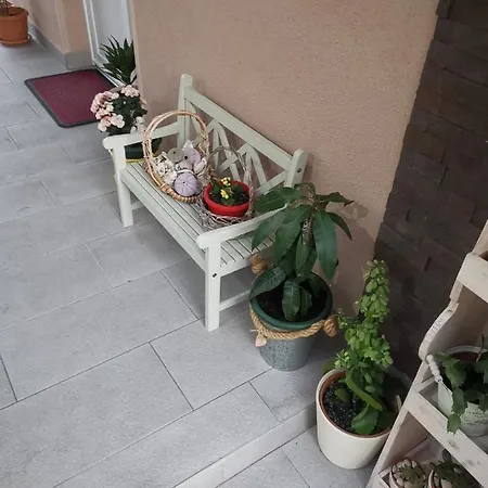 Luka Apartment *