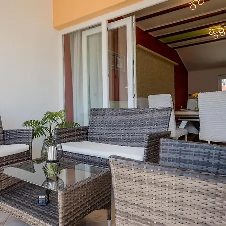 Apartment Luka Rab Town