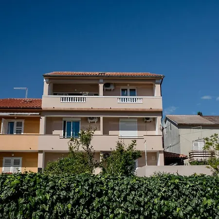 Luka Apartment
