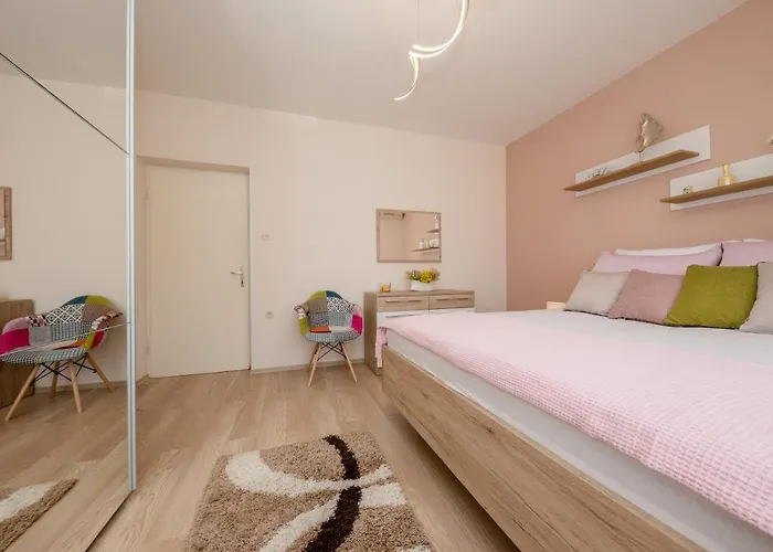 Luka Appartement Rab Town