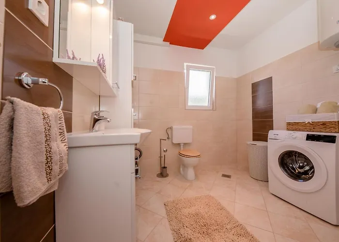 Luka Appartement Rab Town